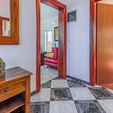 Gorgeous In * Medulin