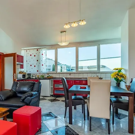 Pet Friendly In With Kitchen Medulin