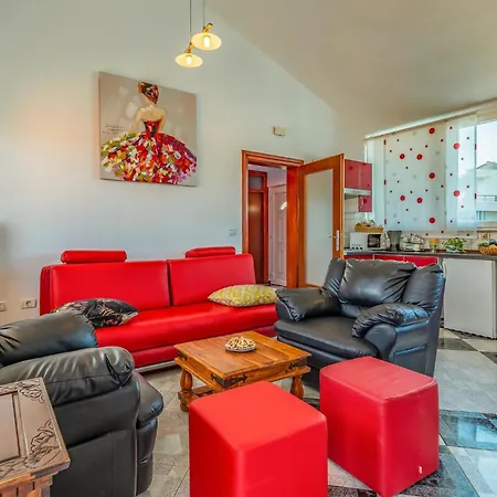 Pet Friendly In With Kitchen Apartment *
